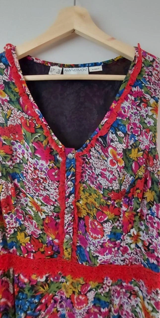 Kleurrijke zomerjurk met bloemenprint - Amy Vermont, maat 46 – photo 2